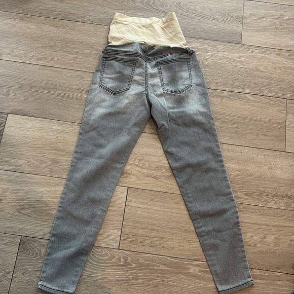 Gray Maternity Jeans - Picture 4 of 5